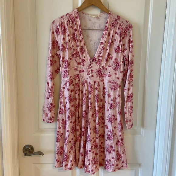 Dresses & Skirts - LOVESHACKFANCY Pink Floral Cotton Mini Dress Size Medium Pink